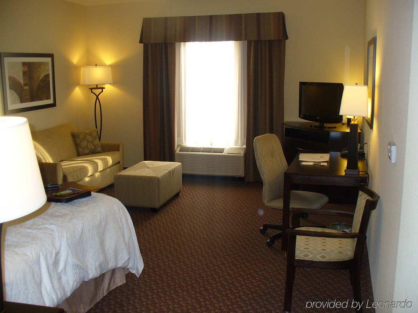 Hampton & Hotel 3*